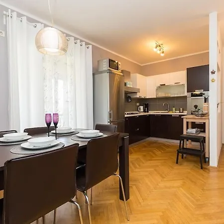 In Pore With Swimming Pool *