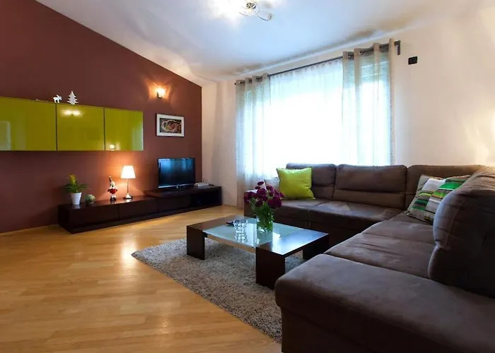 In Pore With Swimming Pool Ferienhaus