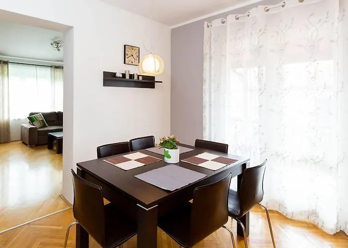 In Pore With Swimming Pool Ferienhaus