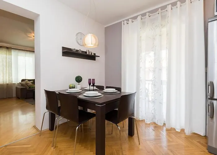 Ferienhaus In Pore With Swimming Pool Poreč