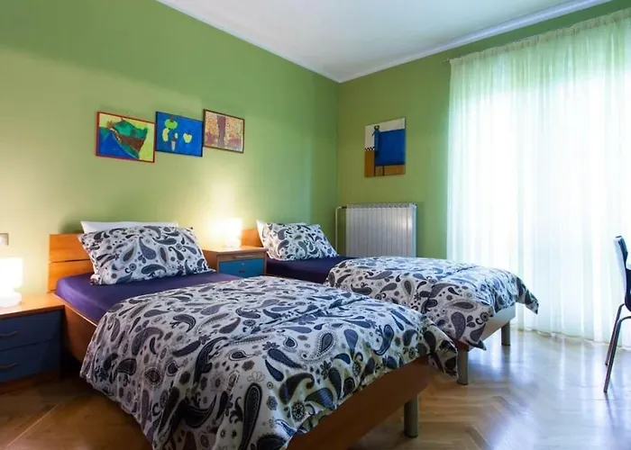 In Pore With Swimming Pool Ferienhaus *