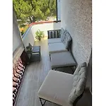 In Pore With Swimming Pool Vikendica Porec