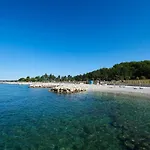 Vikendica In Pore With Swimming Pool Porec
