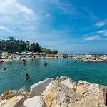 In Pore With Swimming Pool