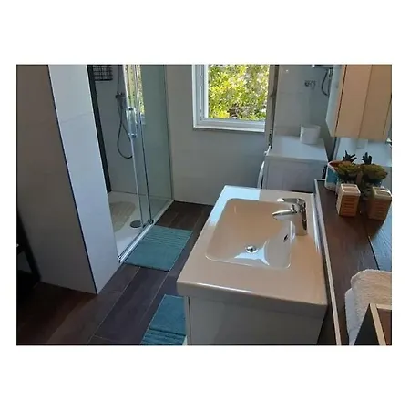 In Pore With Swimming Pool ポレッチ