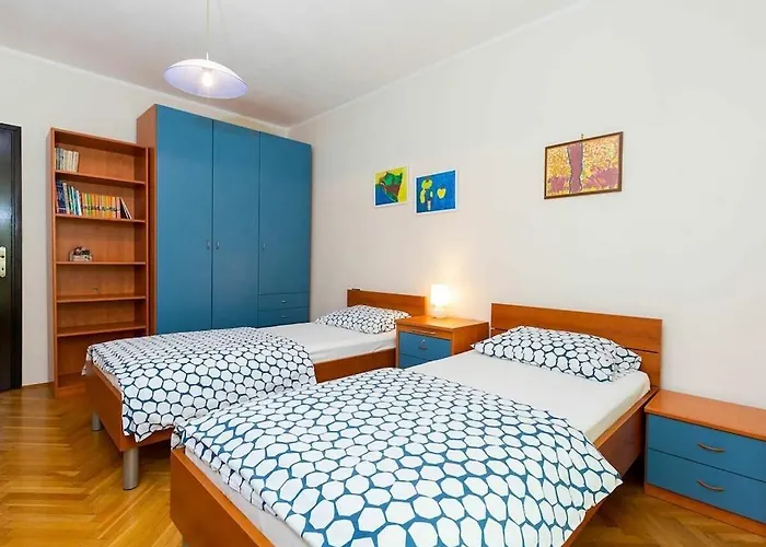 In Pore With Swimming Pool בית נופש *