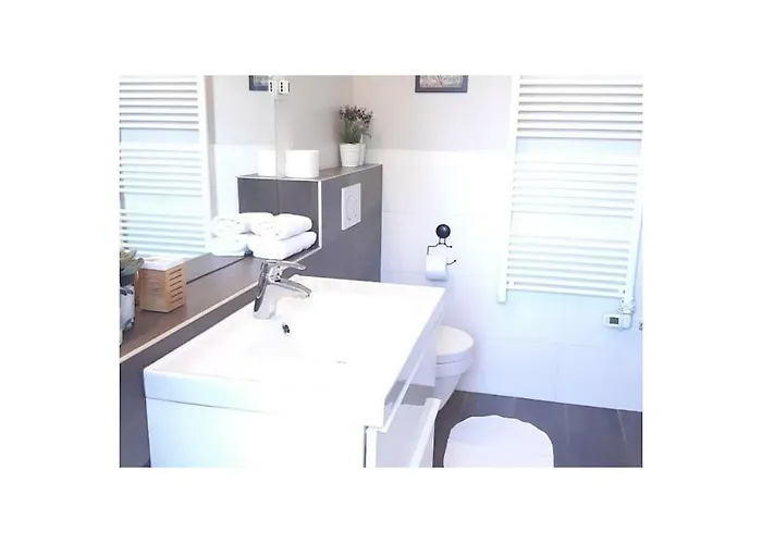 In Pore With Swimming Pool Feriehus