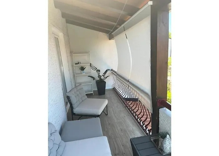 In Pore With Swimming Pool בית נופש *