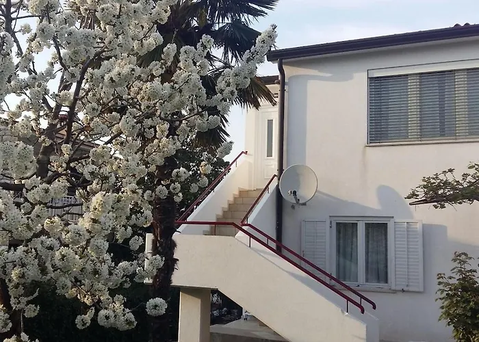 In Pore With Swimming Pool Feriehus *