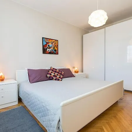 In Pore With Swimming Pool 別荘