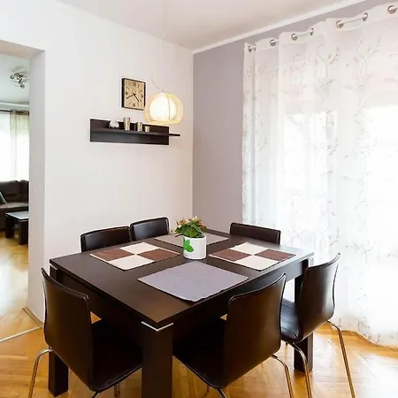 In Pore With Swimming Pool 別荘