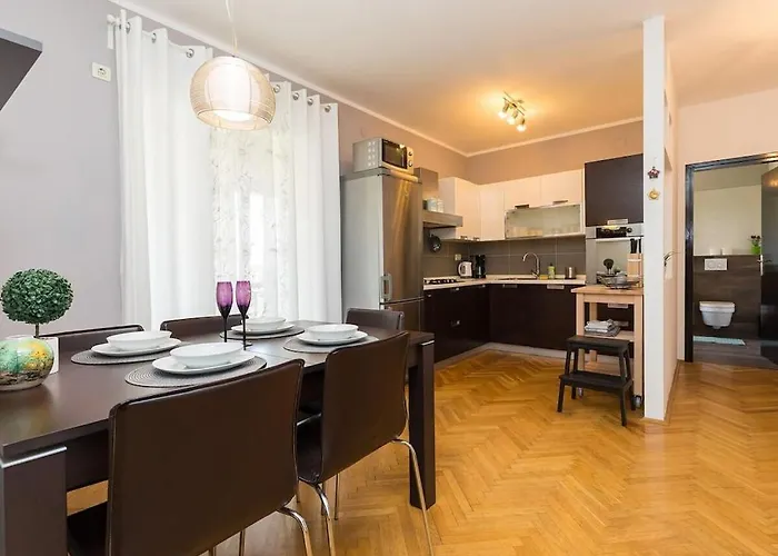 In Pore With Swimming Pool *