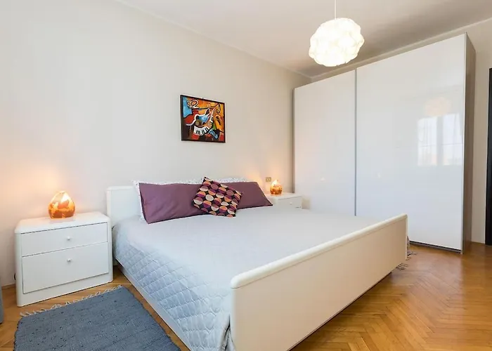 In Pore With Swimming Pool 別荘